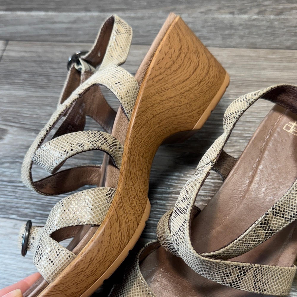 Dansko Beige Snakeskin Strappy Sandals woman’s 39 (j87) - Picture 5 of 8